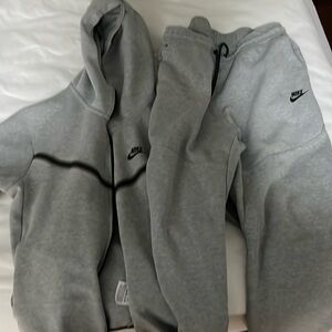 grey nike tech fleece M pants S zip up